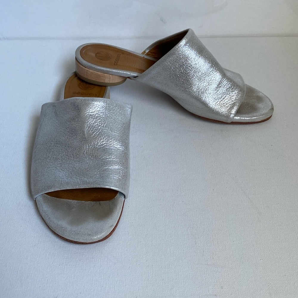 Coclico Silver Leather Slide Sandal with 1” round wooden Heel Size 36